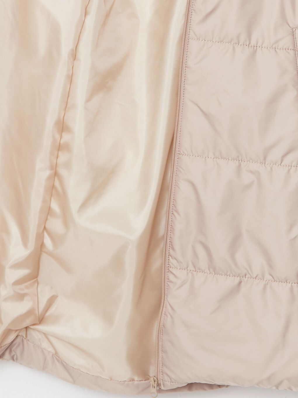 Дамско Палто с Качулка, Изчистен Дизайн-8