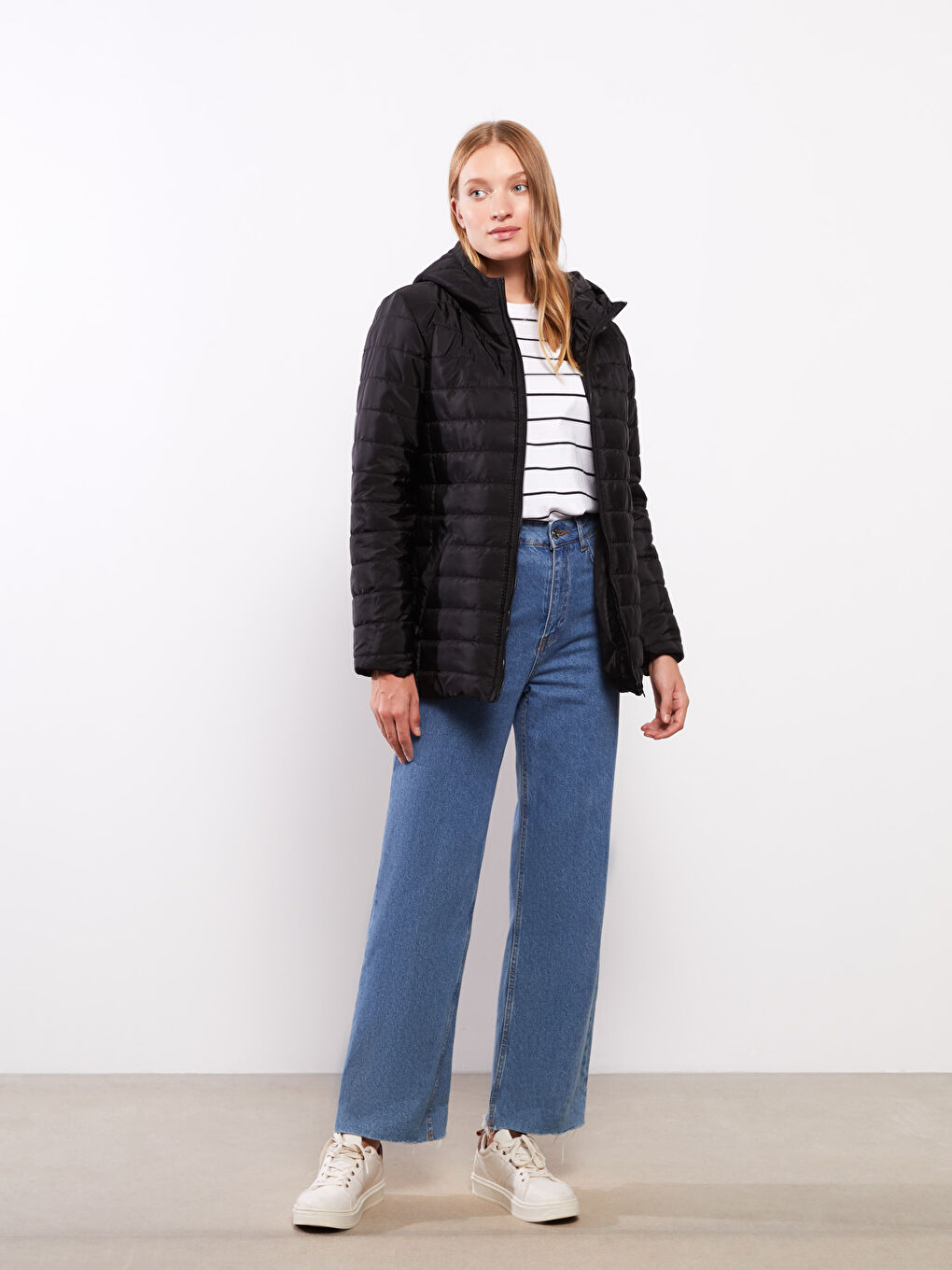 Siyah Kadın Kapüşonlu Düz Mont-3