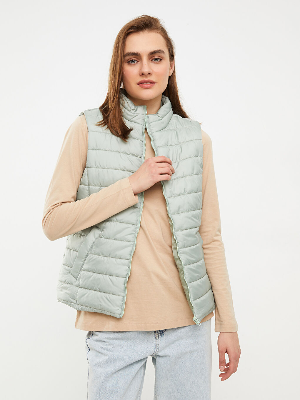 LC Waikiki جيليه نسائي سادة بقبة مرفوعة -W27715Z8-DP8