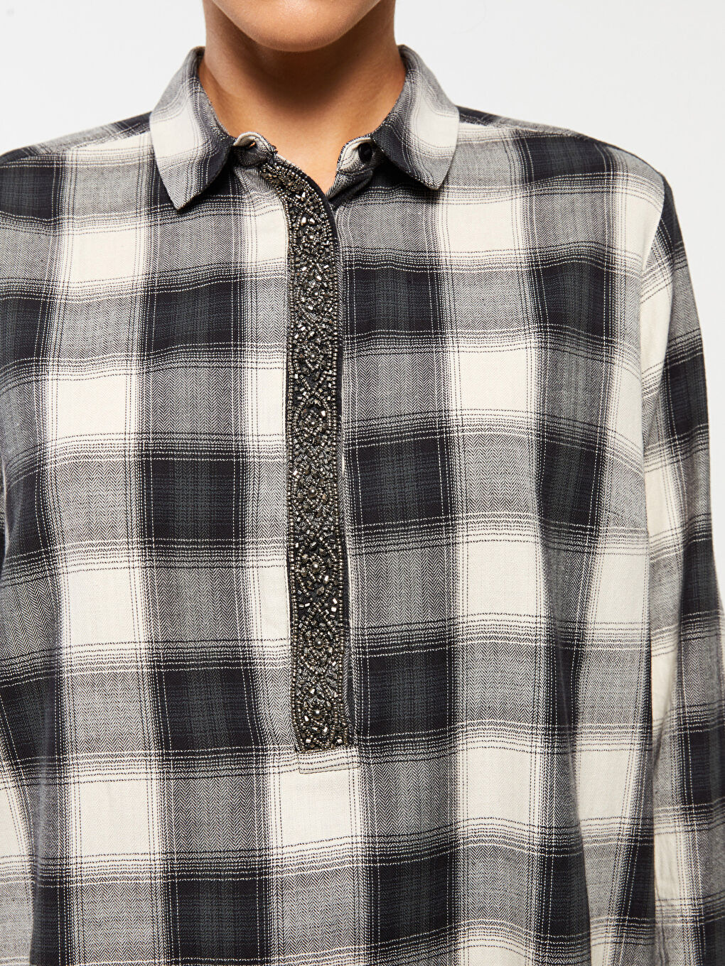 LCWAIKIKI Classic Plaid Long Sleeve Viscose Women's Shirt Tunic -W27728Z8-LN6