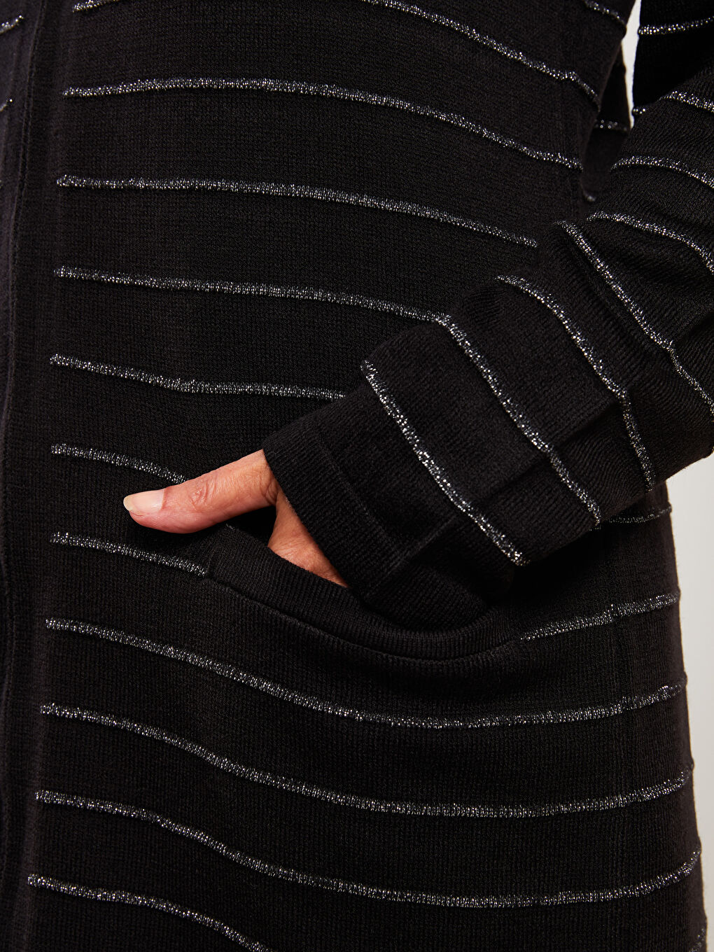 Siyah Bisiklet Yaka Çizgili Kadın Triko Hırka-3