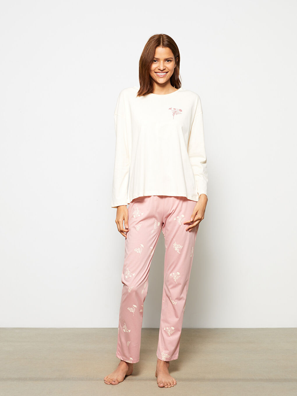 Pembe Bisiklet Yaka Baskılı Uzun Kollu Pamuklu Kadın Pijama Takımı-1