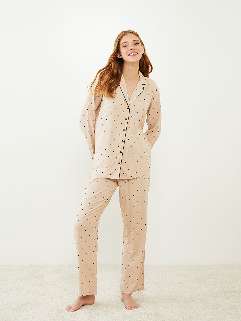 Bej Gömlek Yaka Desenli Uzun Kollu Viskon Kadın Pijama Takımı