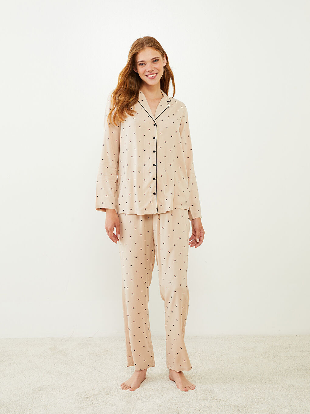 Bej Gömlek Yaka Desenli Uzun Kollu Viskon Kadın Pijama Takımı-1