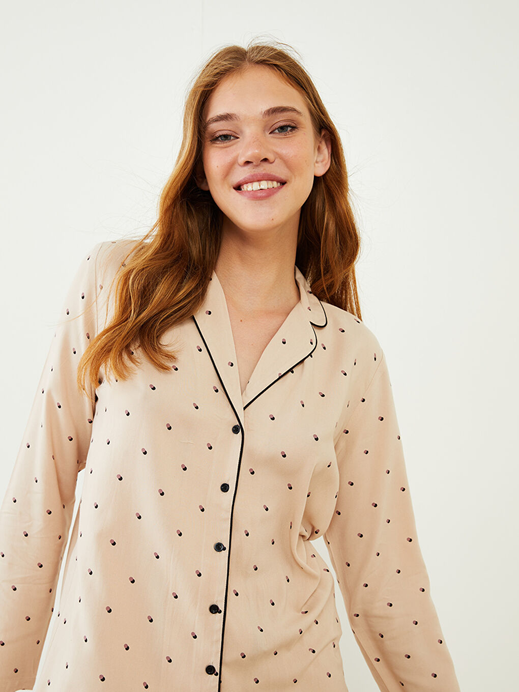 Bej Gömlek Yaka Desenli Uzun Kollu Viskon Kadın Pijama Takımı-2