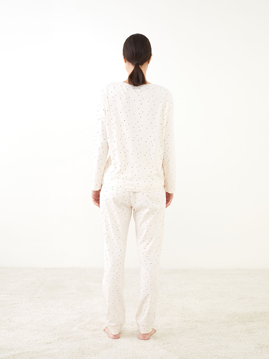 Bej Bisiklet Yaka Mickey Mouse Baskılı Uzun Kollu Pamuklu Kadın Pijama Takımı-4