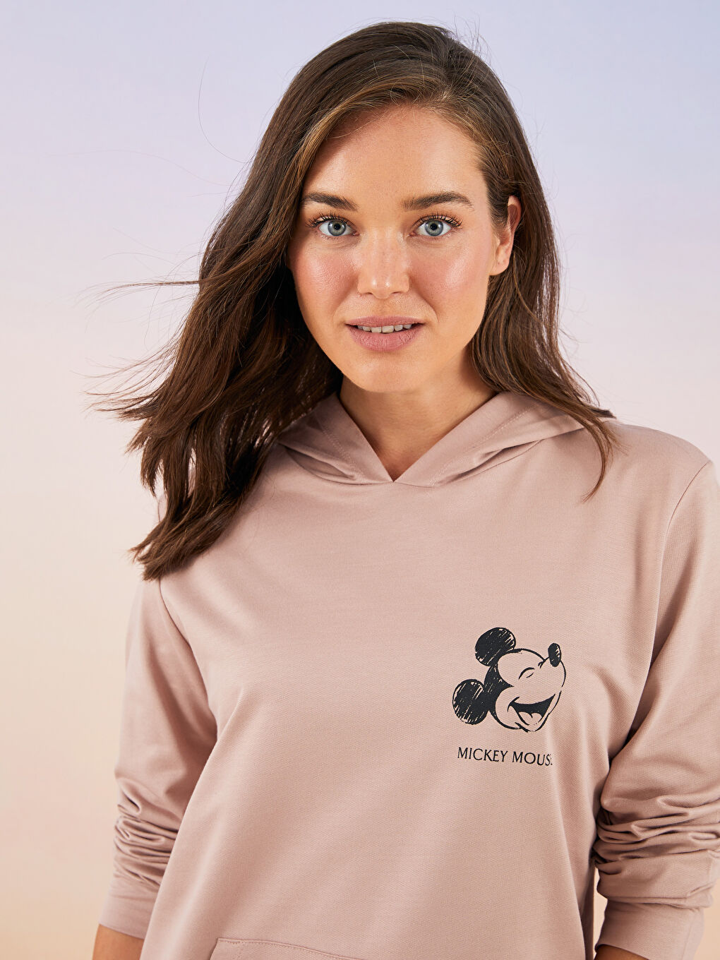 LCW DREAM Mat Pembe Kapüşonlu Mickey Mouse Baskılı Uzun Kollu Kadın Pijama Üst - 3