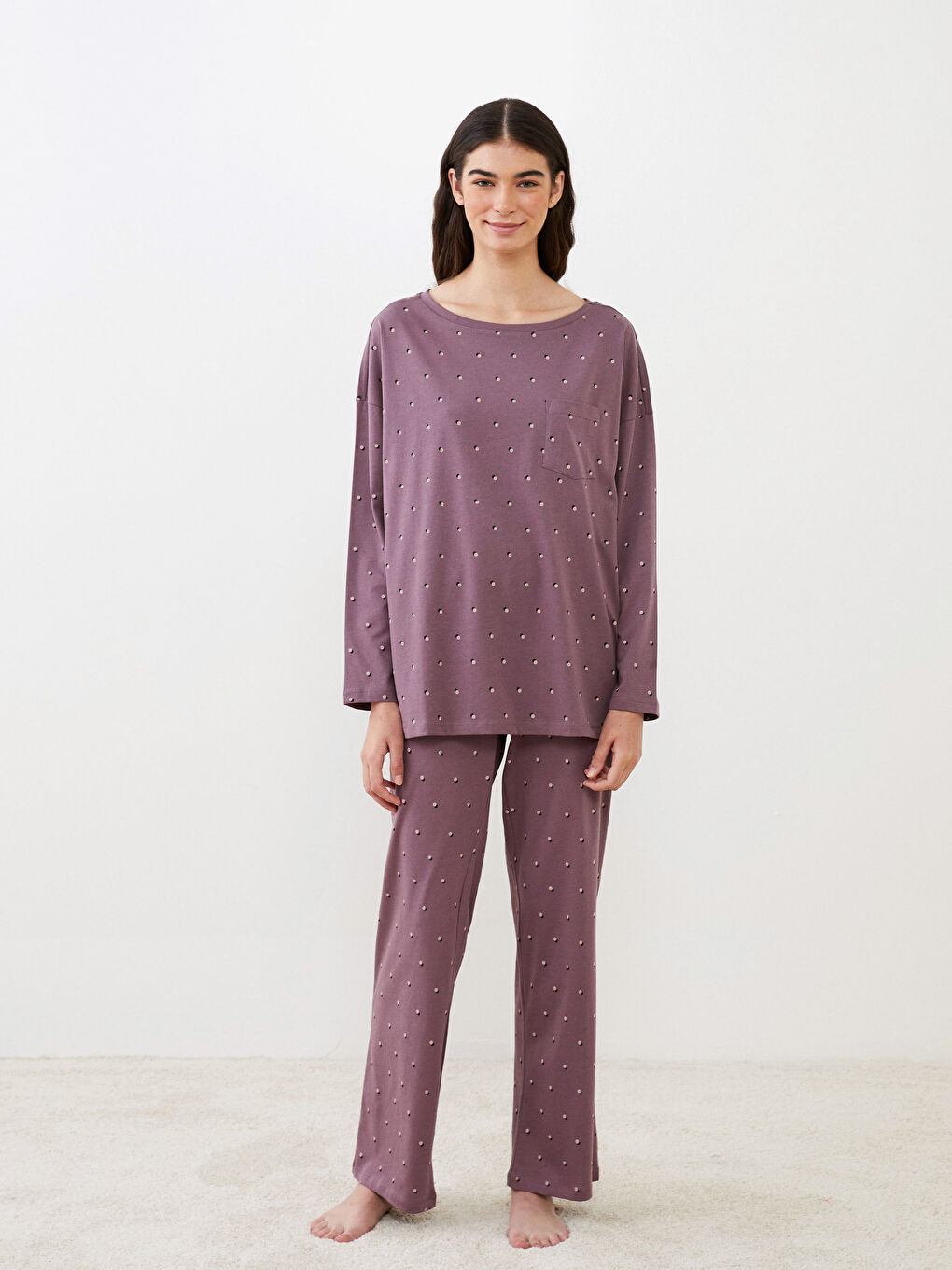 طقم بيجامة قطن كم طويل منقوش بياقة دائرية للسيدات