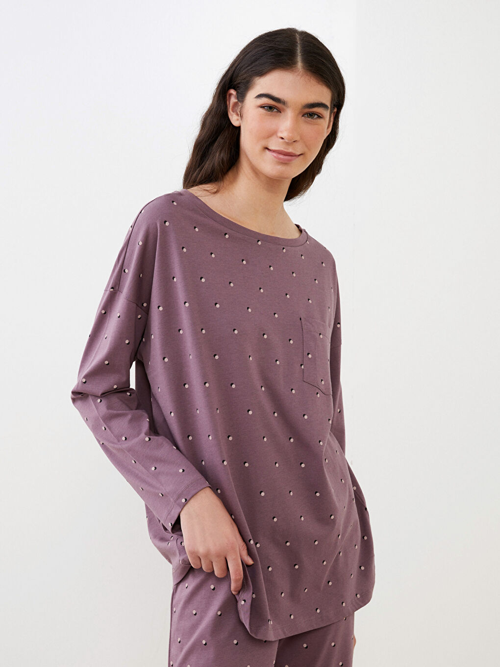 طقم بيجامة قطن كم طويل منقوش بياقة دائرية للسيدات-1