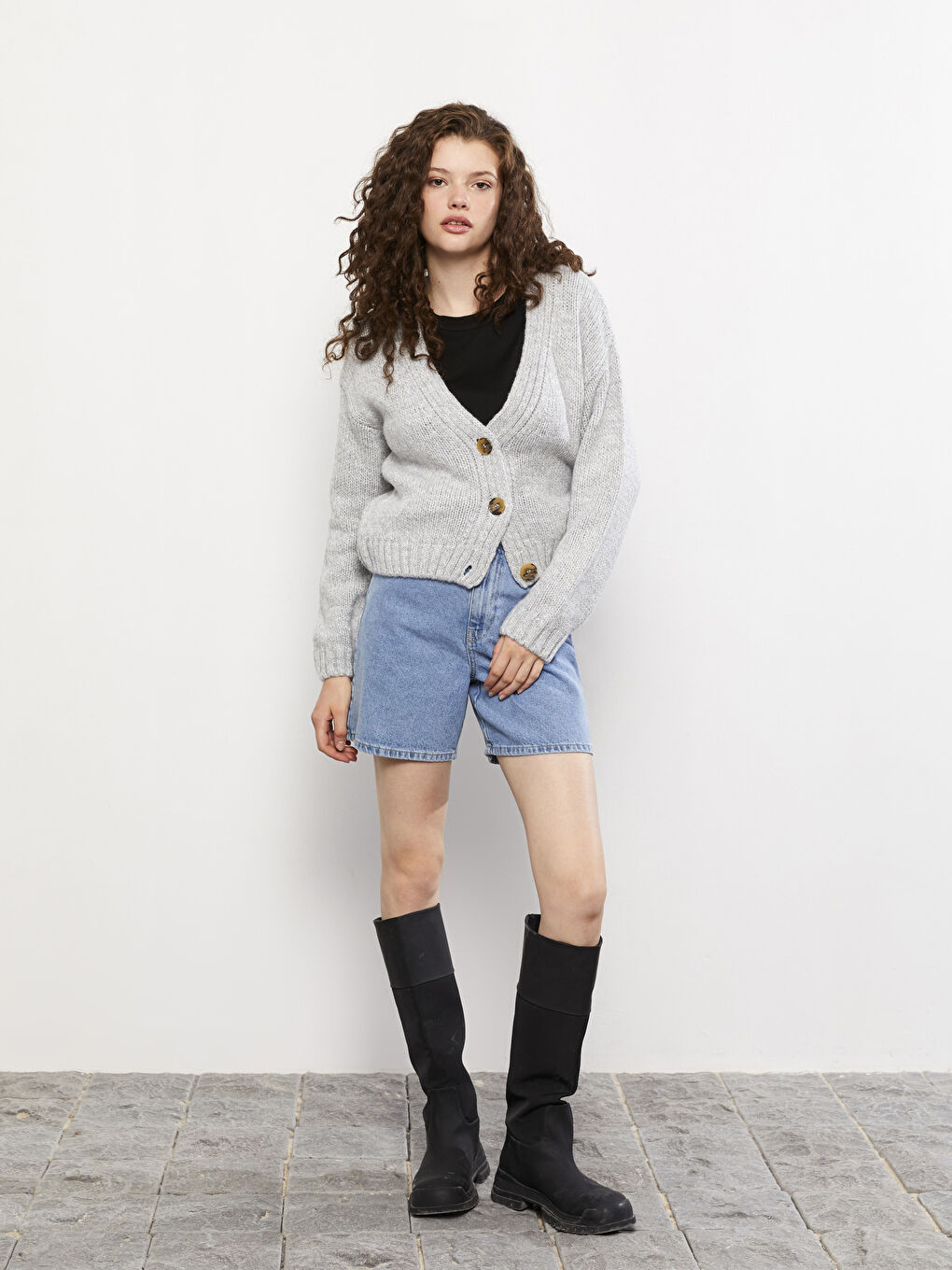 Gri V Yaka Kadın Triko Hırka-2