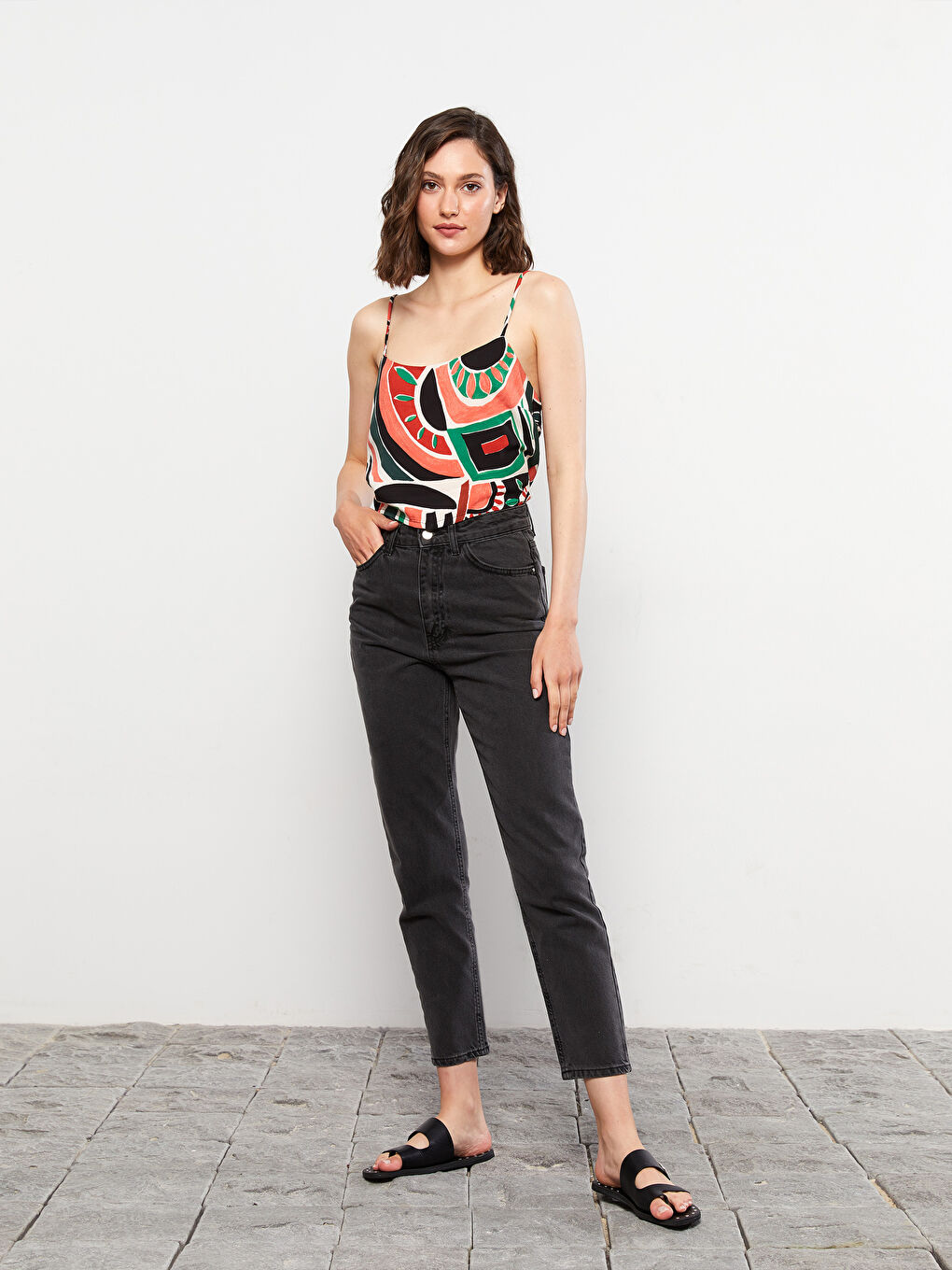 Antrasit Yüksek Bel Mom Fit Düz Cep Detaylı Kadın Rodeo Jean Pantolon