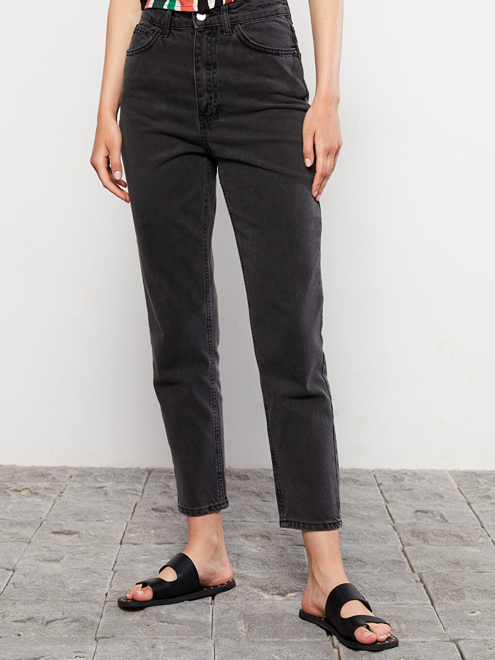 Antrasit Yüksek Bel Mom Fit Düz Cep Detaylı Kadın Rodeo Jean Pantolon-3