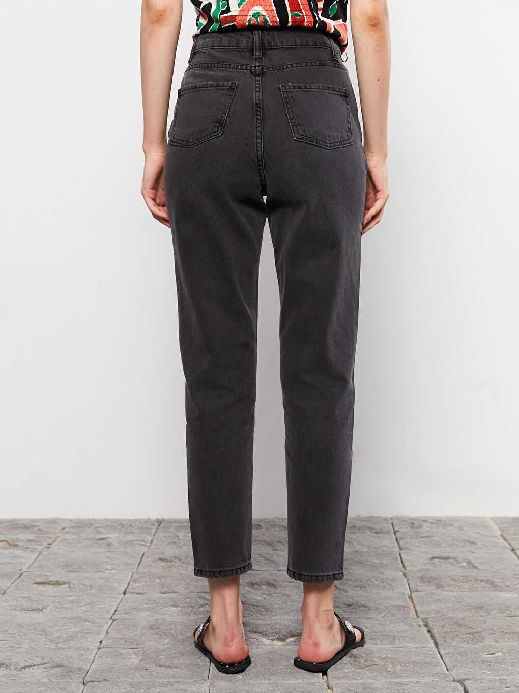 Antrasit Yüksek Bel Mom Fit Düz Cep Detaylı Kadın Rodeo Jean Pantolon-4