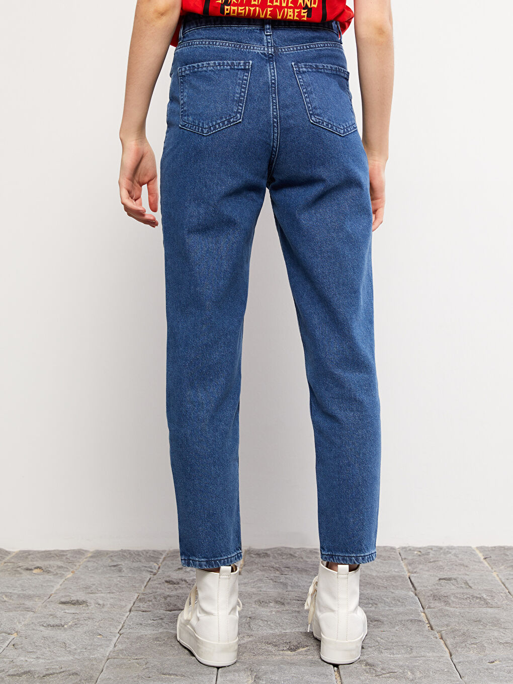 Kadın Yüksek Bel Mom Fit Düz Jean Pantolon-3