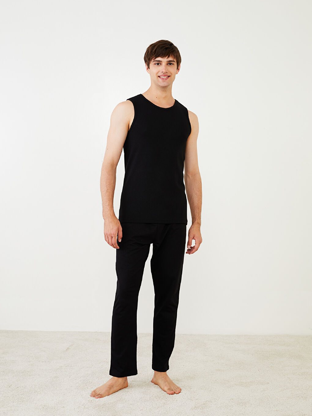 Siyah Bisiklet Yaka Kolsuz Pamuklu Erkek Atlet-1