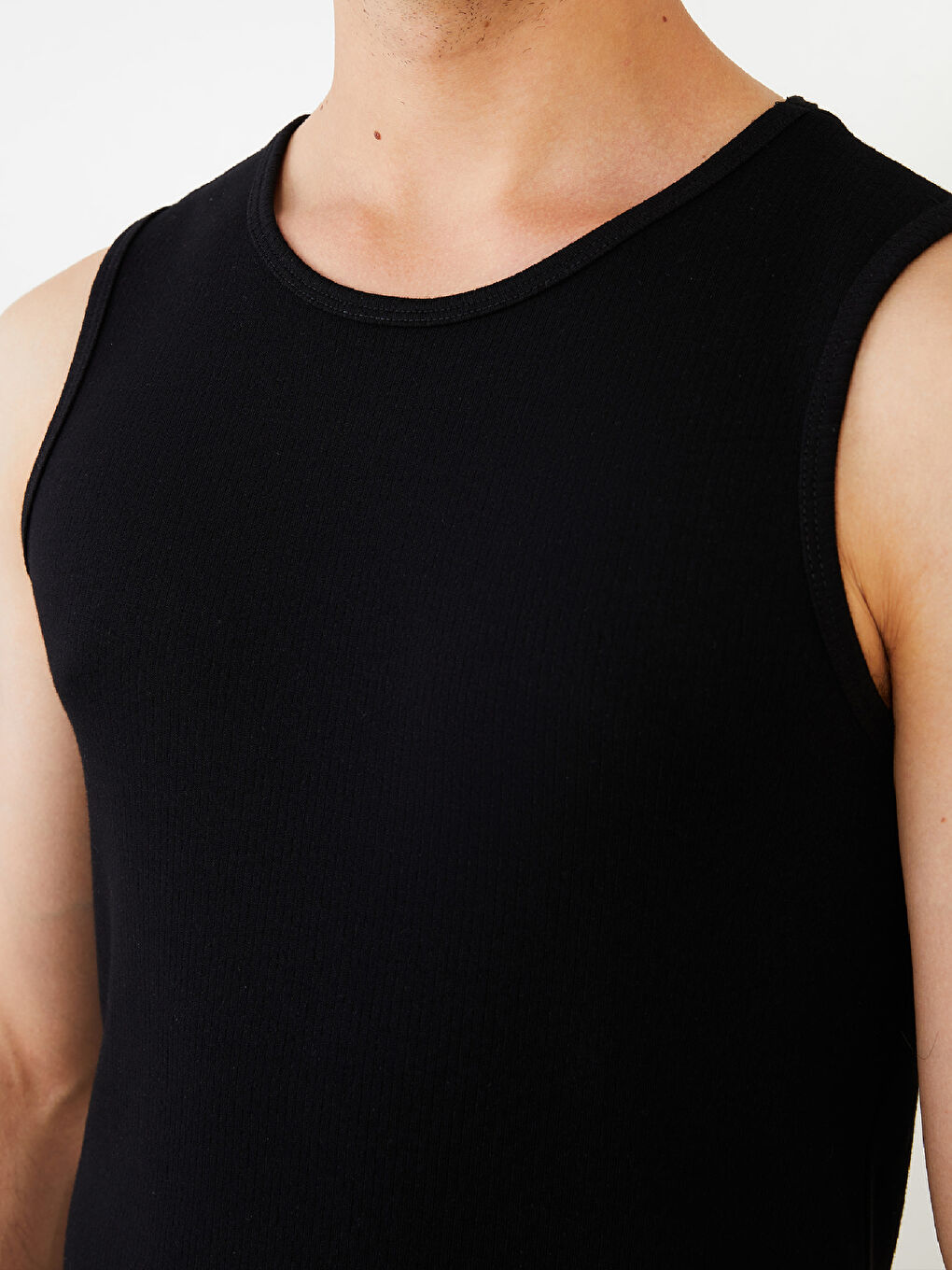 Siyah Bisiklet Yaka Kolsuz Pamuklu Erkek Atlet-2