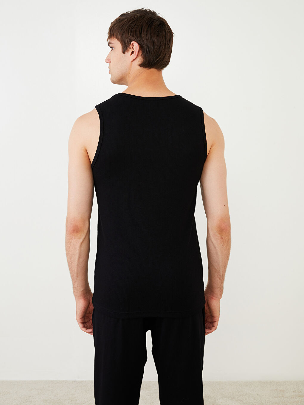 Siyah Bisiklet Yaka Kolsuz Pamuklu Erkek Atlet-3