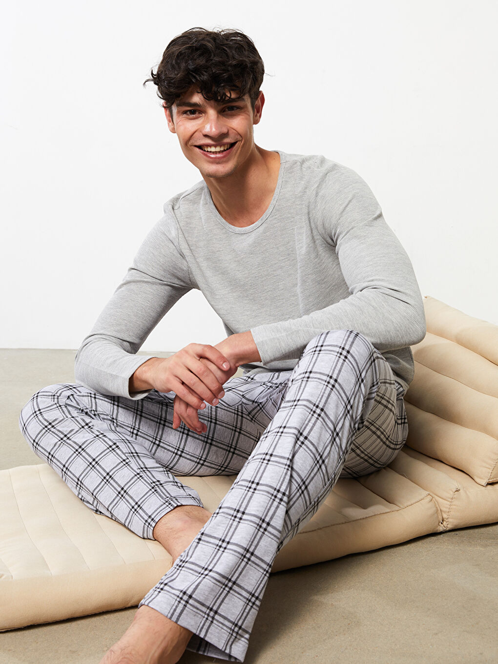 Gri Bisiklet Yaka Uzun Kollu Erkek Pijama Üst