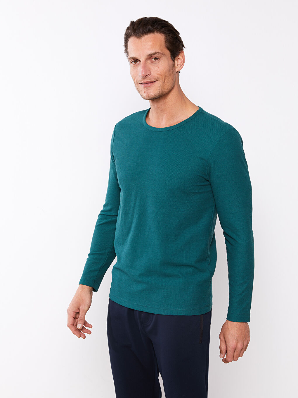 Ерлерге арналған ұзын жеңді дөңгелек жағалы пижаманың үсті-1