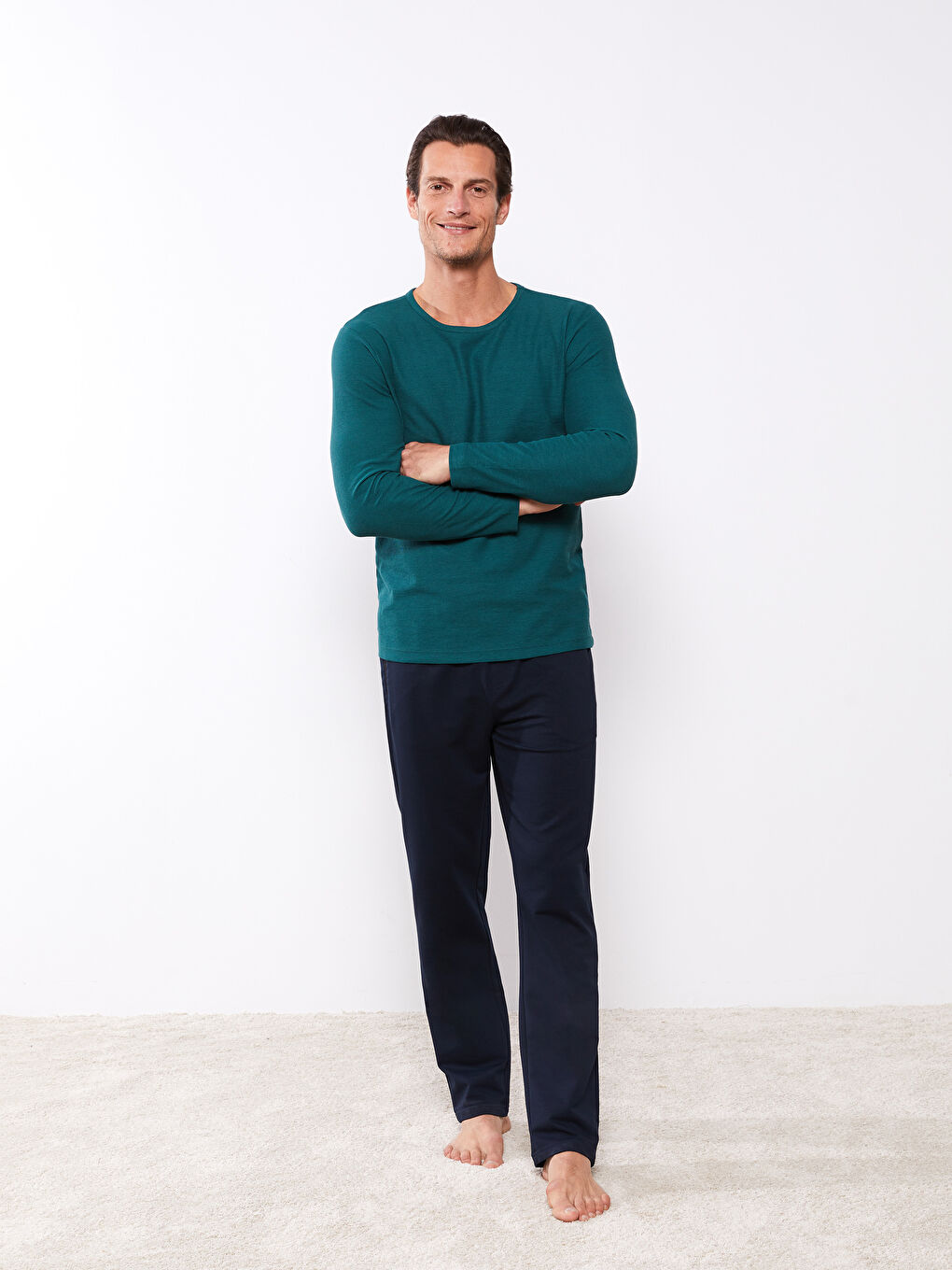 Ерлерге арналған ұзын жеңді дөңгелек жағалы пижаманың үсті-2