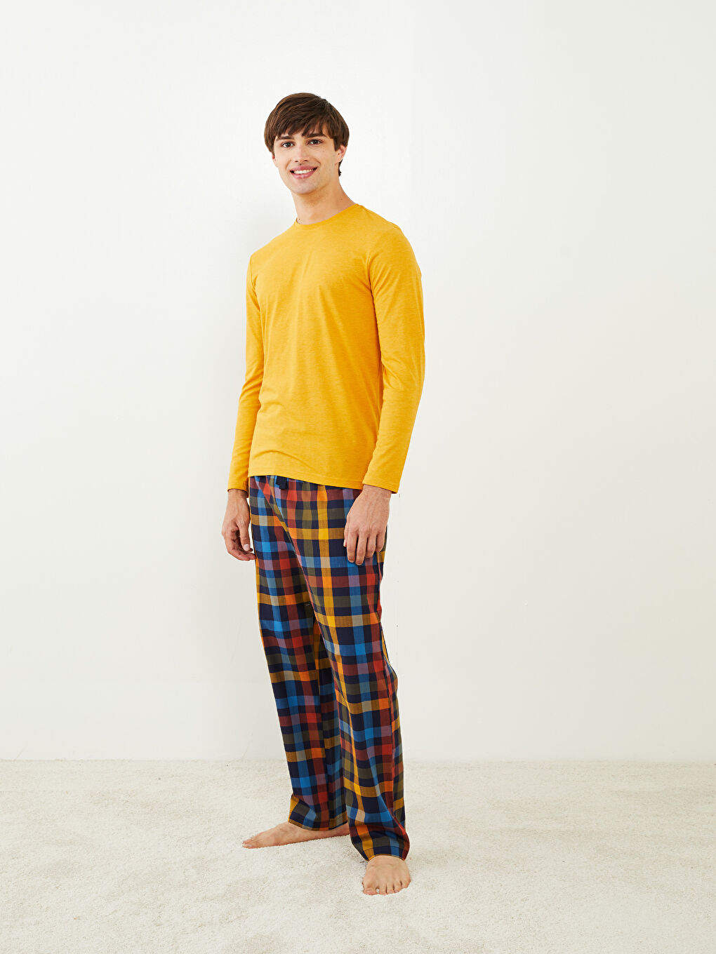 LC WAIKIKI Regular Fit Men's Pyjama Set -W27936Z8-LND