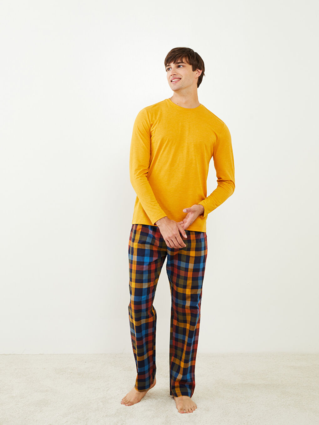 LC WAIKIKI Regular Fit Men's Pyjama Set -W27936Z8-LND