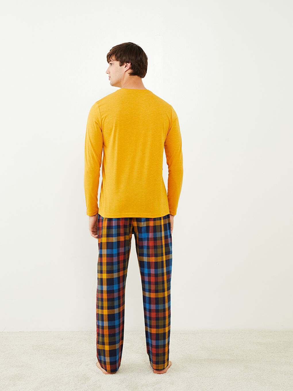 LC WAIKIKI Regular Fit Men's Pyjama Set -W27936Z8-LND
