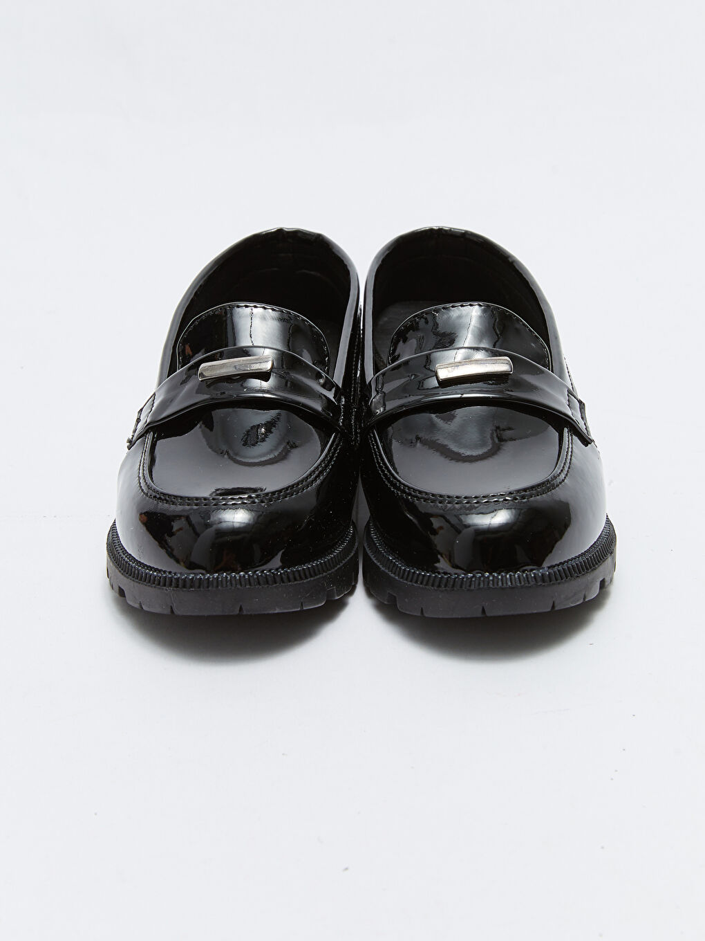 Siyah Deri Görünümlü Kız Çocuk Babet-5