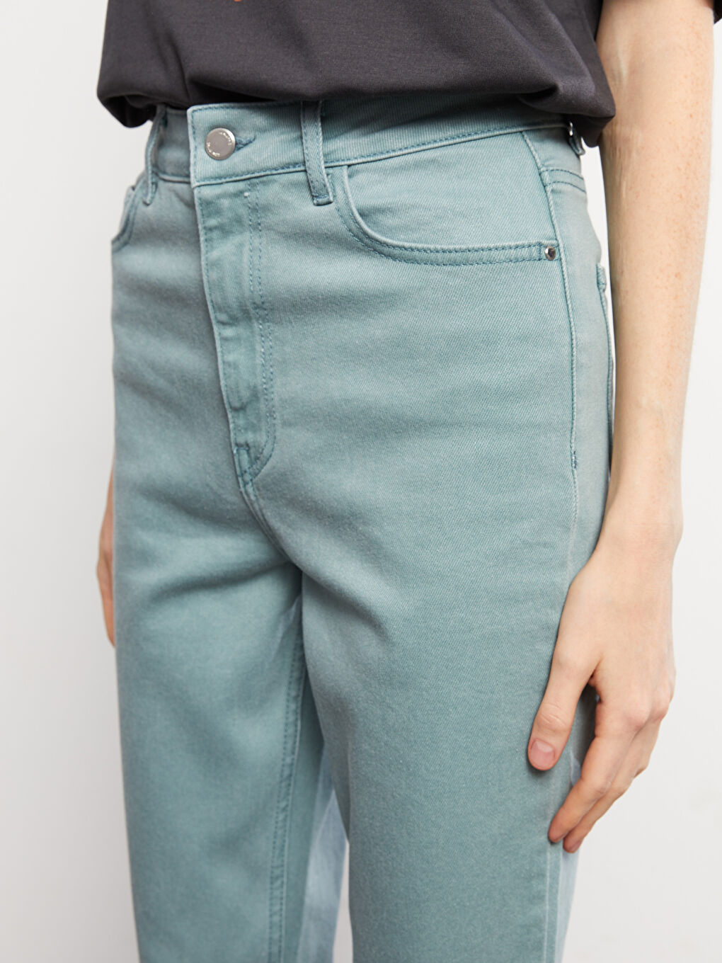 Yeşil Yüksek Bel Mom Fit Düz Cep Detaylı Kadın Jean Pantolon-2