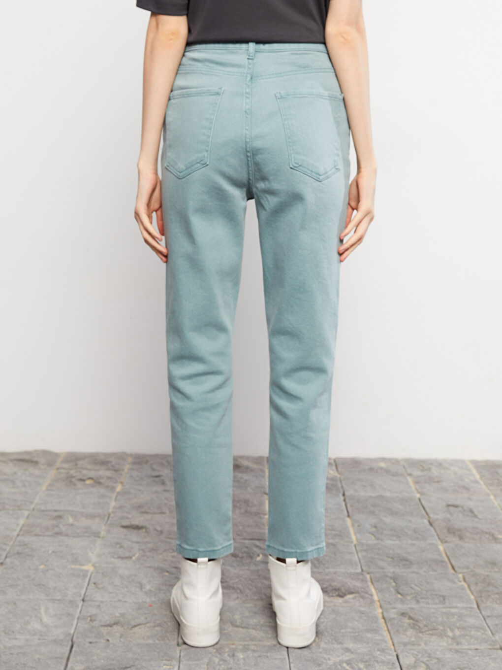 Yeşil Yüksek Bel Mom Fit Düz Cep Detaylı Kadın Jean Pantolon-4