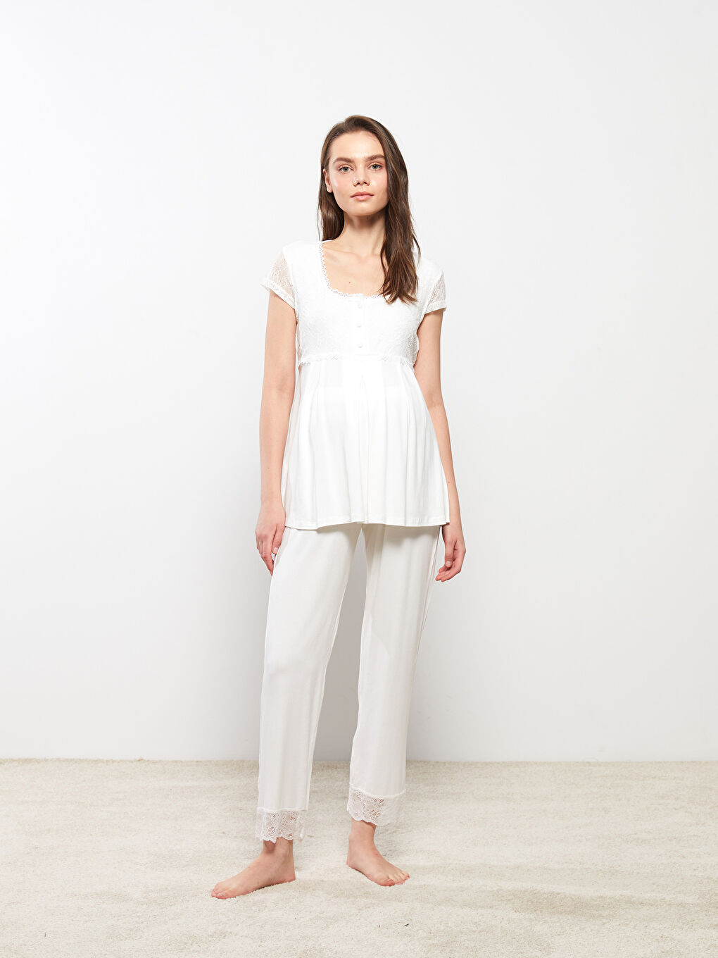 Ekru Kare Yaka Nakışlı Kısa Kollu Hamile Pijama Takımı-1