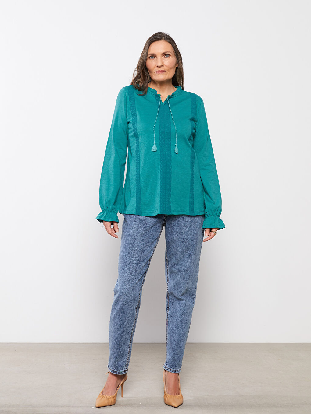 Turkuaz Fırfırlı Bağlamalı Yaka Nakışlı Uzun Kollu Pamuklu Kadın Bluz