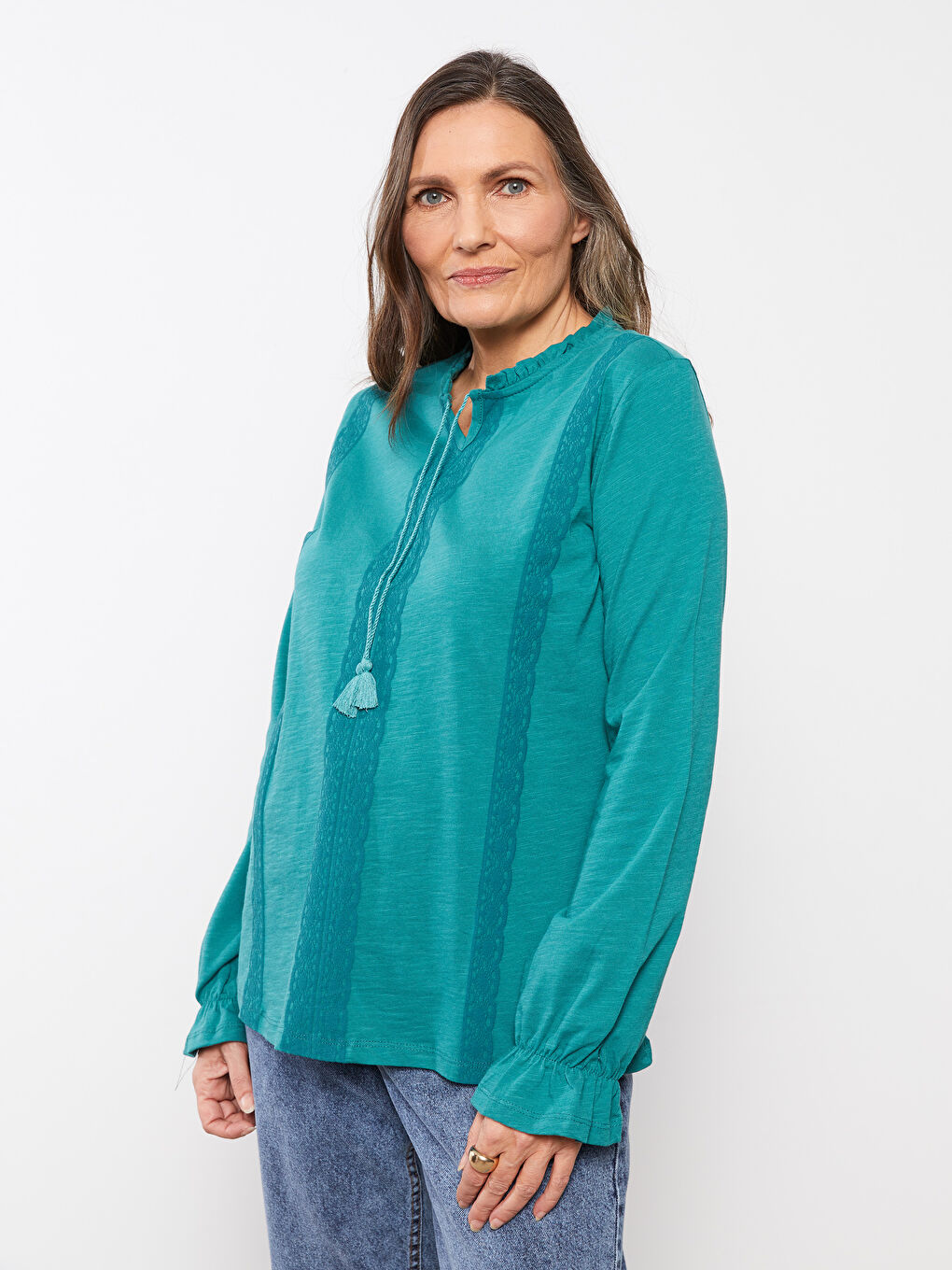 Turkuaz Fırfırlı Bağlamalı Yaka Nakışlı Uzun Kollu Pamuklu Kadın Bluz-1