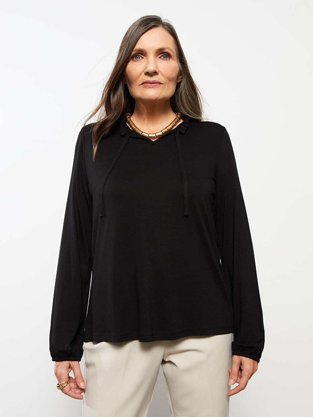 Siyah Fırfırlı Bağlamalı Yaka Düz Uzun Kollu Kadın Bluz-2