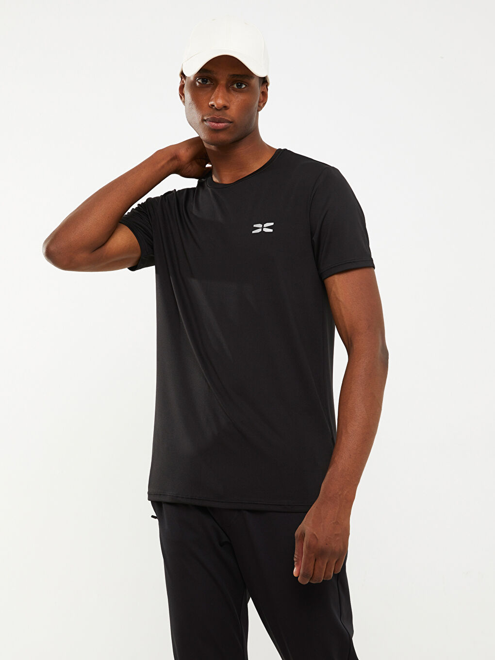 تيشيرت رياضي كم قصير بياقة دائرية للرجال