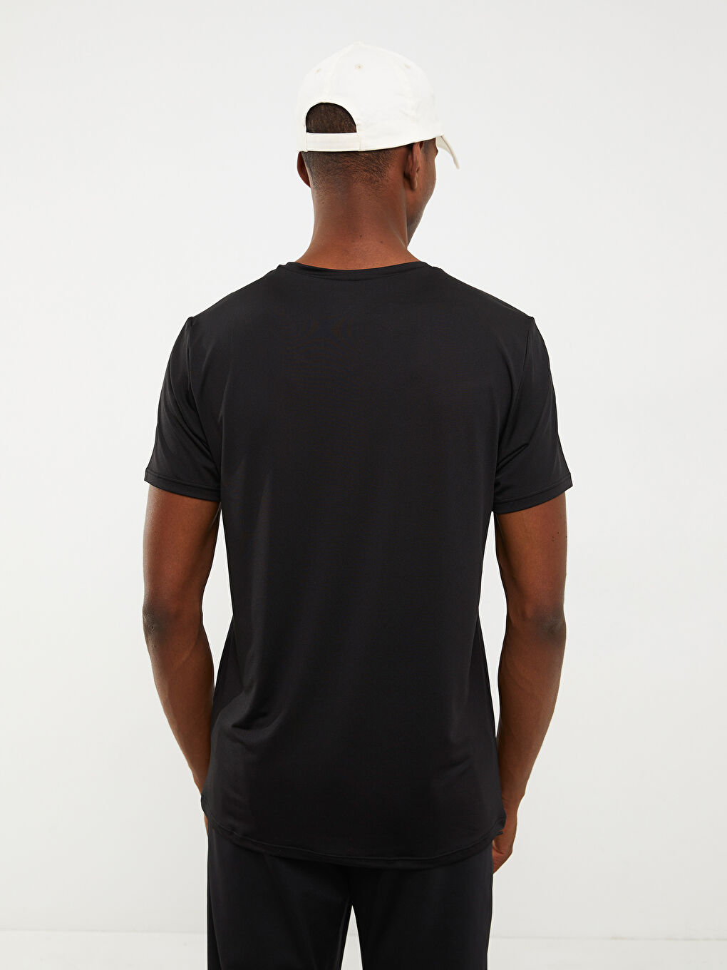 تيشيرت رياضي كم قصير بياقة دائرية للرجال-4