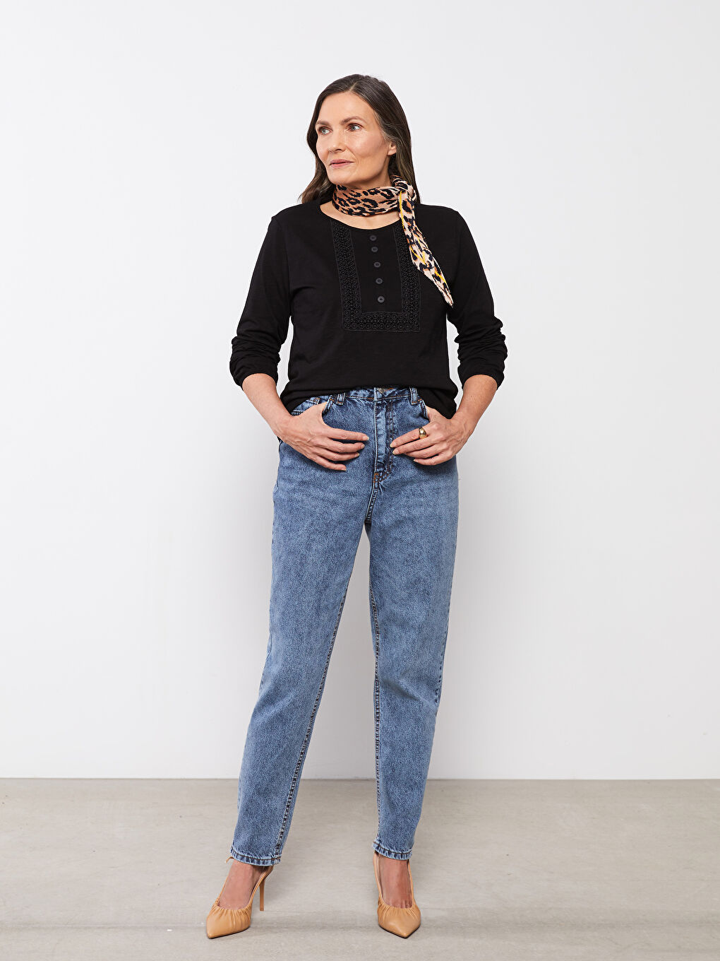 Crew Neck Embroidered Long Sleeve Women's T-Shirt