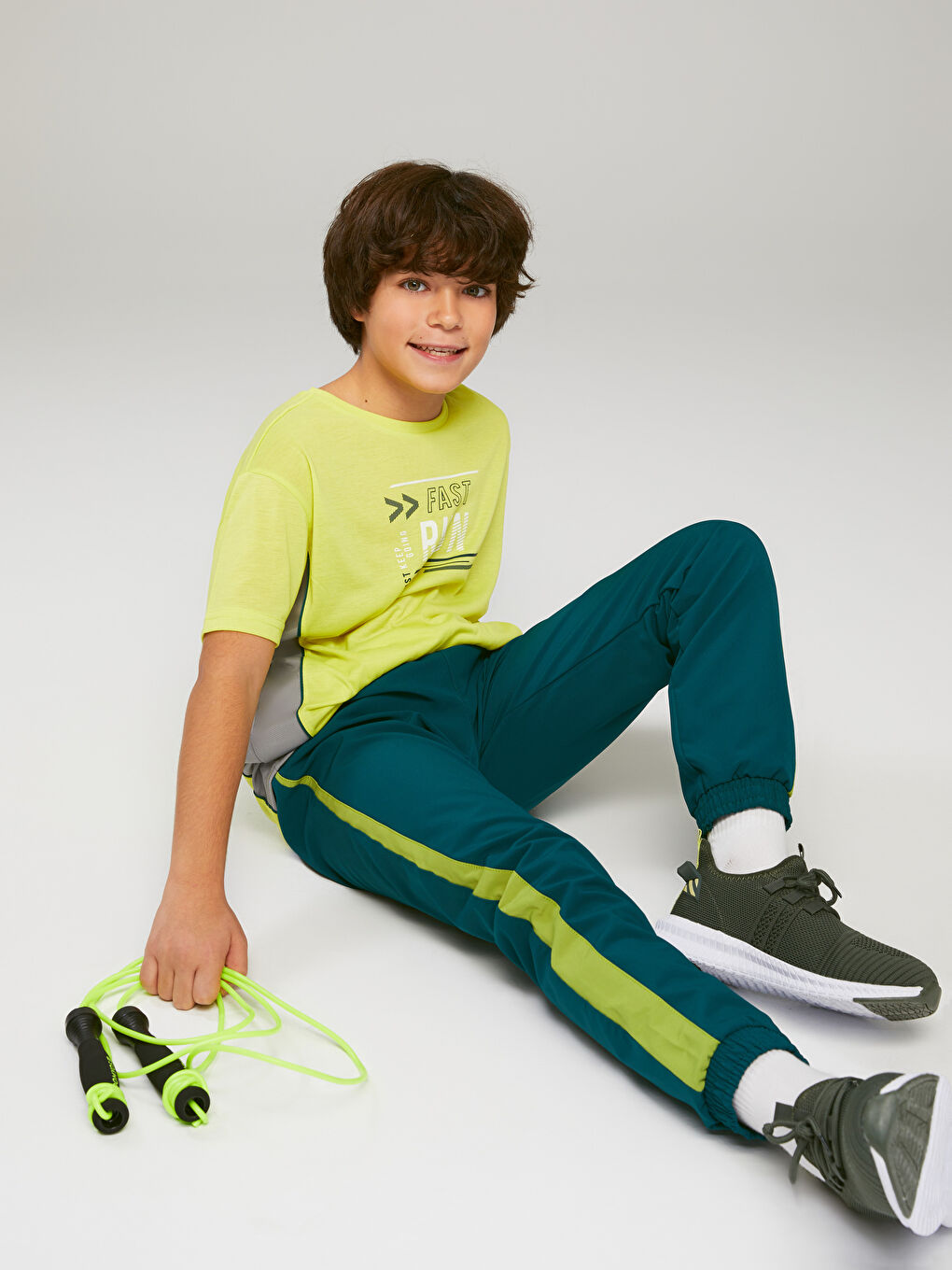 LCW Kids Relaxed Fit Crew Neck Printed Boys' T-Shirt -W28230Z4-FVK