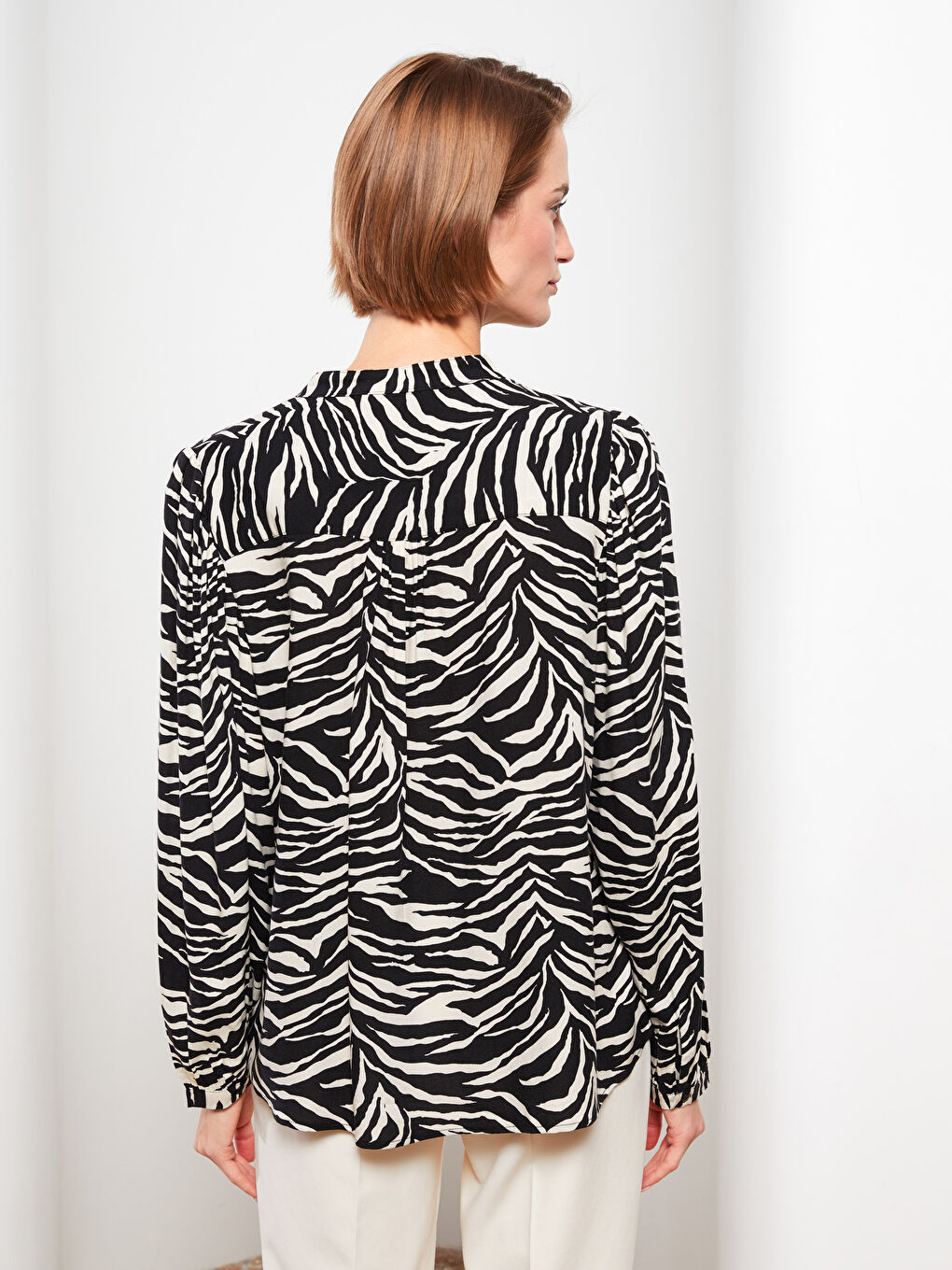 Chemise pour Femmes à Col Rond Imprimée à Manches Longues en Viscose-4