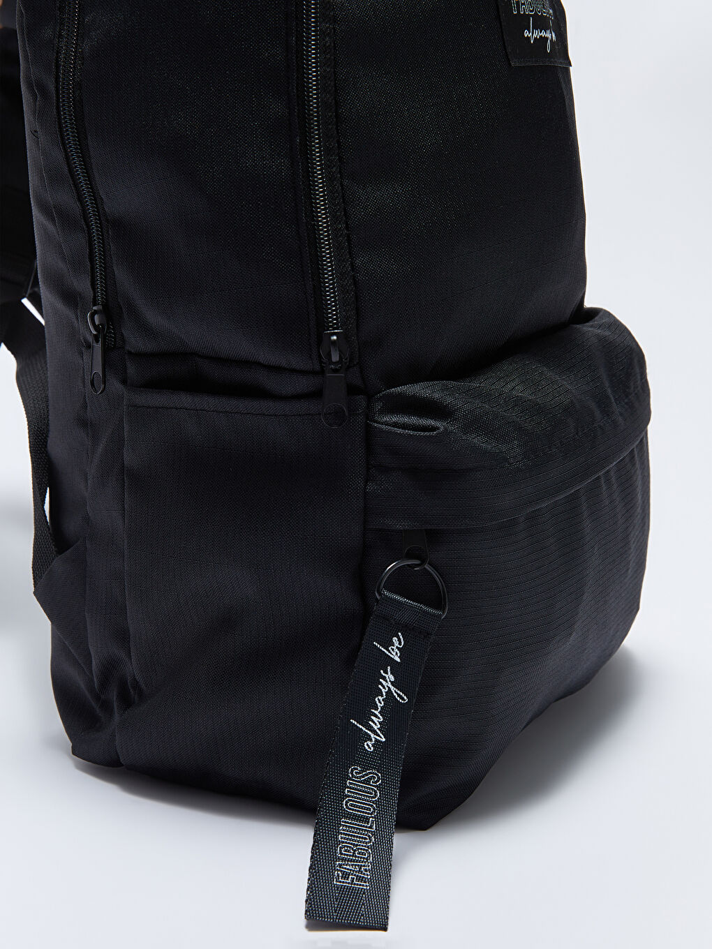 Siyah Etiket Baskılı Kadın Sırt Çantası-2