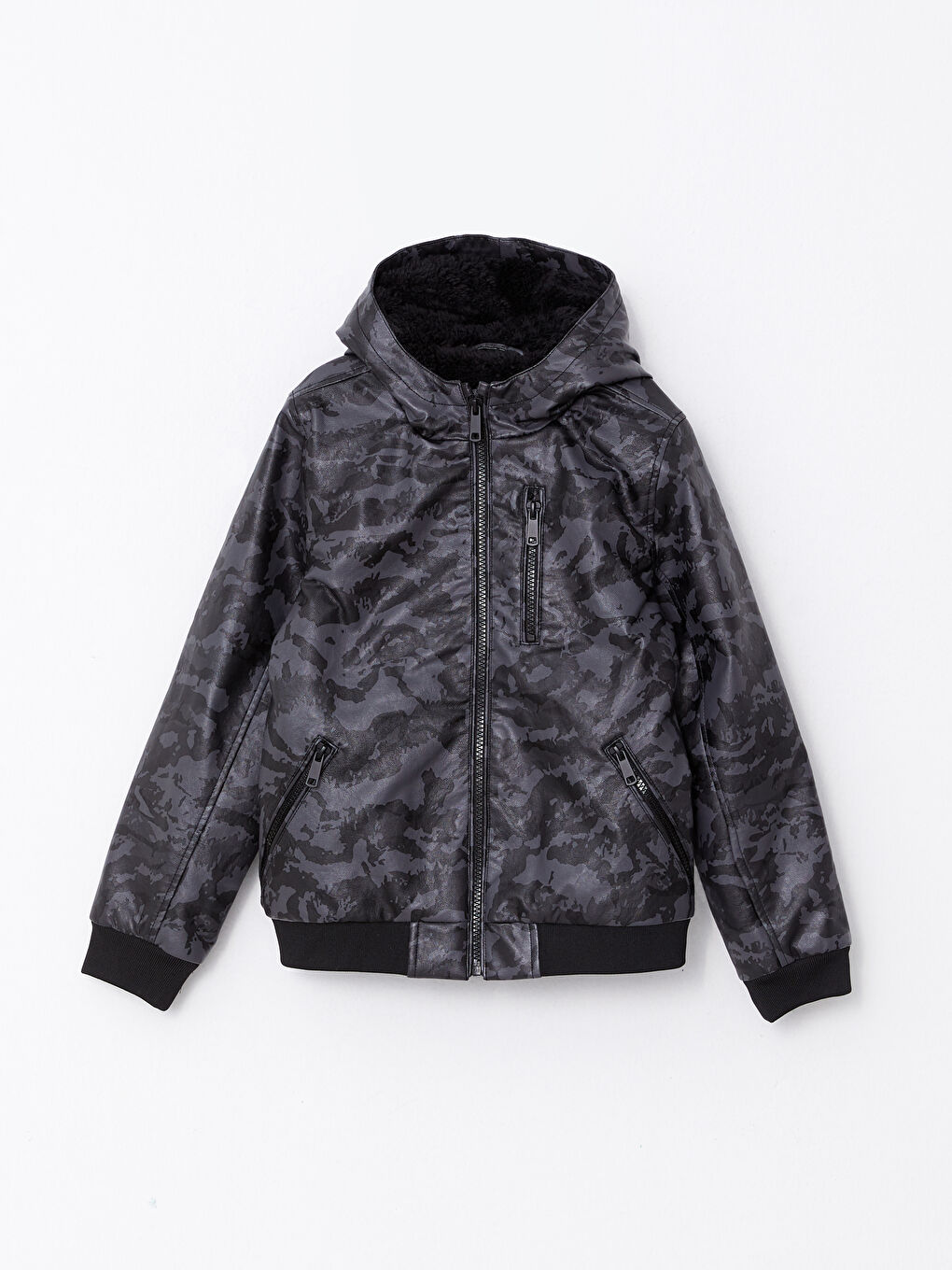 Siyah Kapüşonlu Baskılı Erkek Çocuk Deri Görünümlü Mont