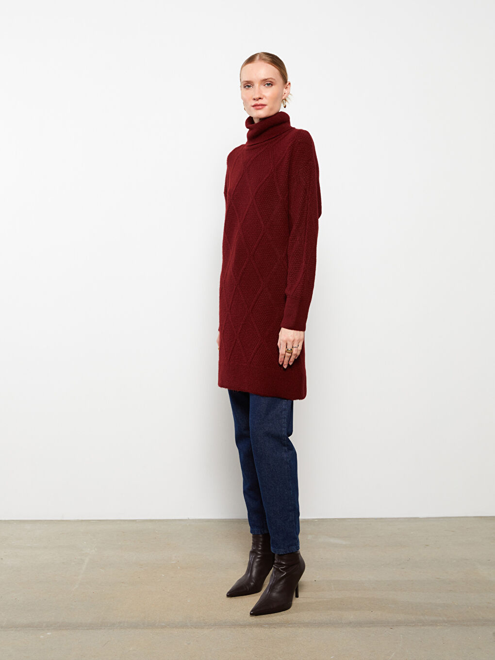 Bordo Balıkçı Yaka Kendinden Desenli Uzun Kollu Kadın Tunik-1