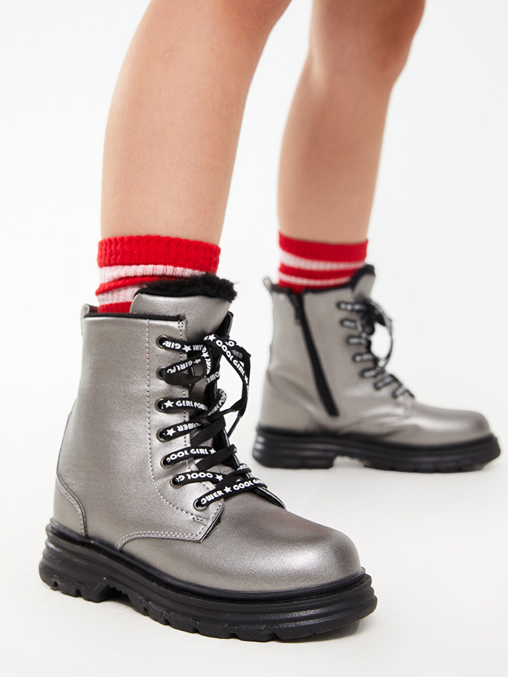 Gri Parlak Deri Görünümlü Kız Çocuk Bot-4