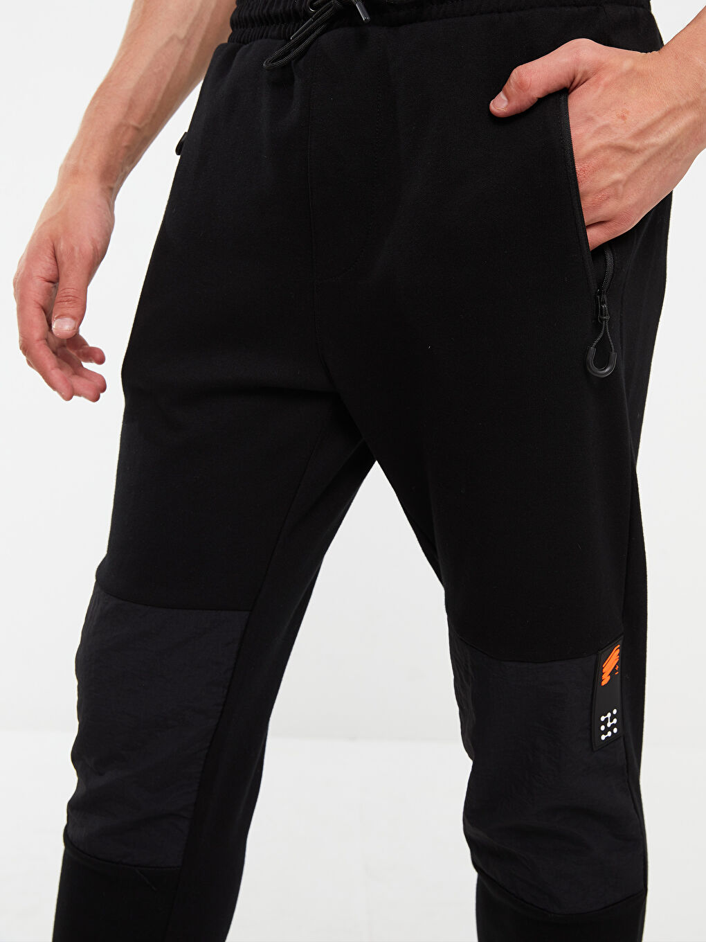 Siyah Dar Kalıp Erkek Eşofman Altı-2