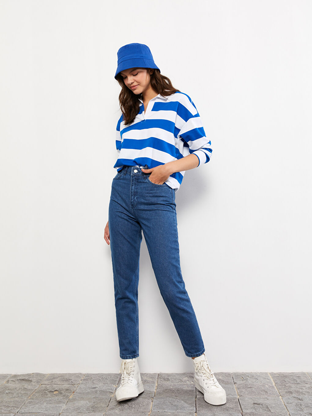 Women's High Waisted Mom Fit Regular Denim Trousers