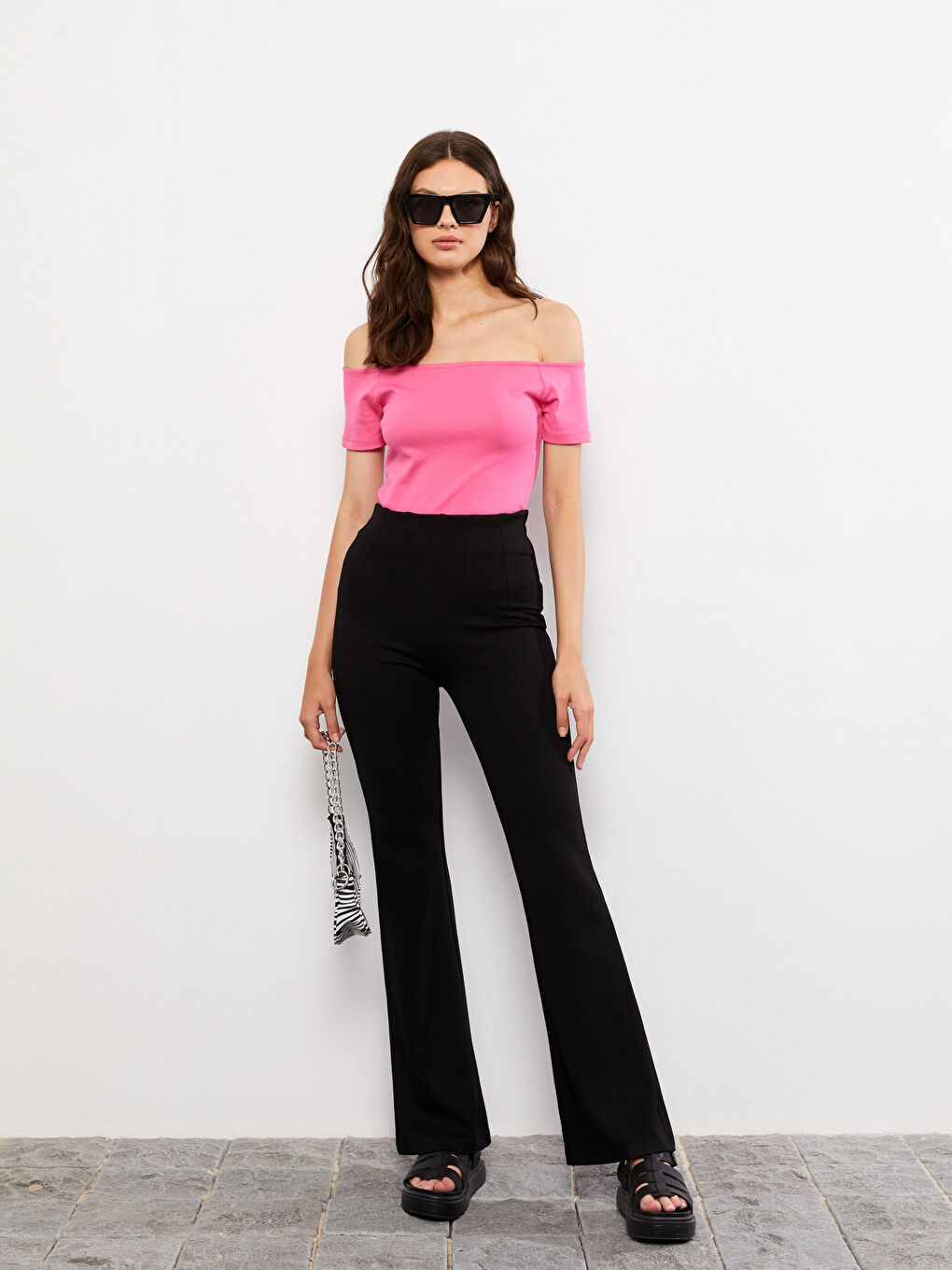 Siyah Dar Fit Düz İspanyol Paça Kadın Pantolon-1