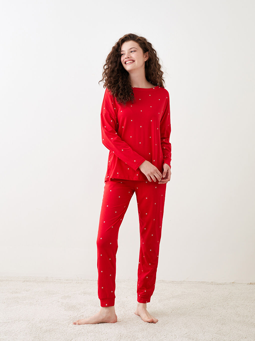 LCW DREAM Christmas Themed Long Sleeve Women's Pajama Set -W28609Z8-LTQ