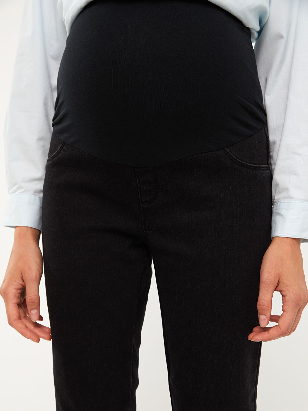 LCWAIKIKI Maternity Slim Fit Regular Pocket Detailed Maternity Rodeo Denim Trousers with Over-bump Waistband -W28614Z8-326