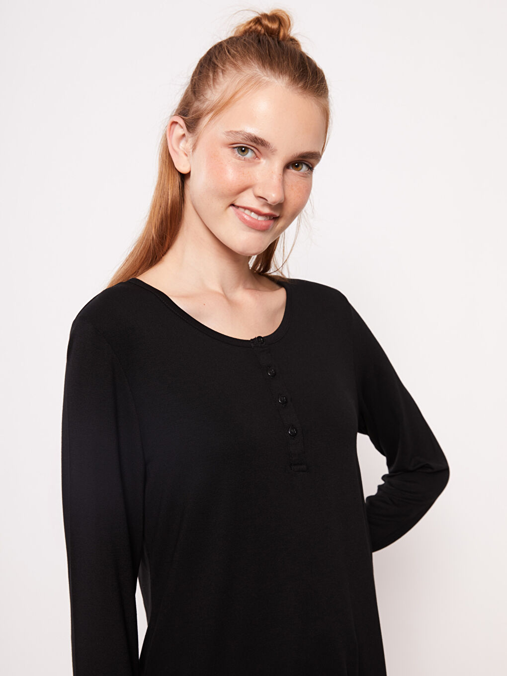 Siyah Bisiklet Yaka Düz Uzun Kollu Kadın Pijama Üst