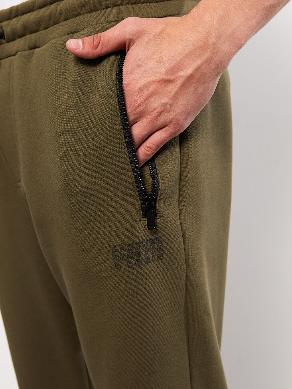 بنطلون رياضي رجالي تخين بقصة ضيقة-2